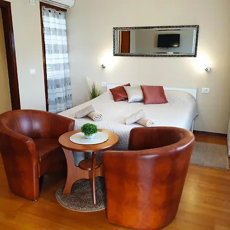 Apartment Fuer 2 Personen Ca 25 Qm In Porec, Istrien Istrische Riviera Porec