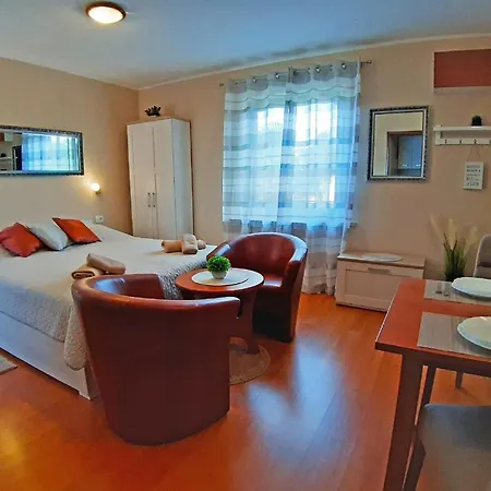 Apartment Fuer 2 Personen Ca 25 Qm In Porec, Istrien Istrische Riviera *